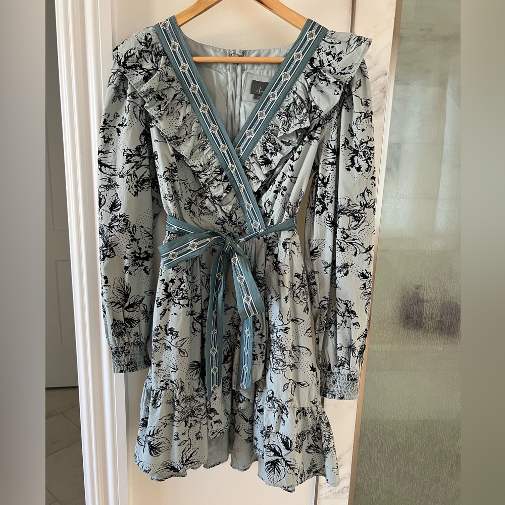 Blue mini dress with sleeves